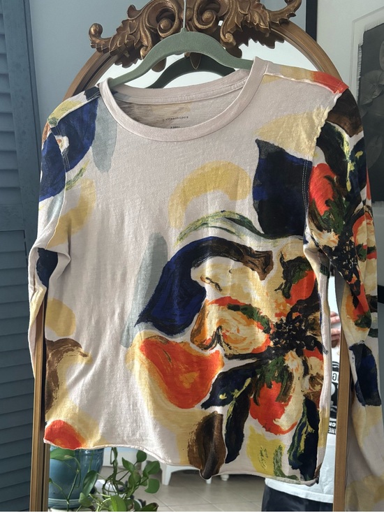 Anthropologie Tops - Anthropologie Maeve
Abstract Long Sleeve Tee Small